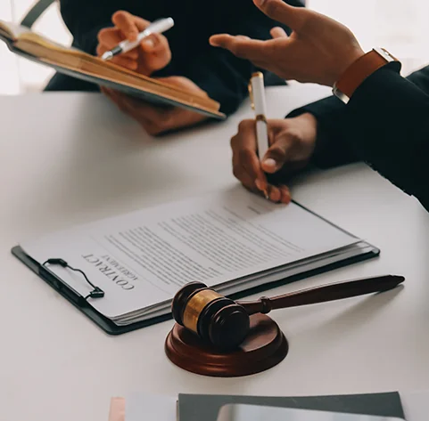 Commercial Litigation Image